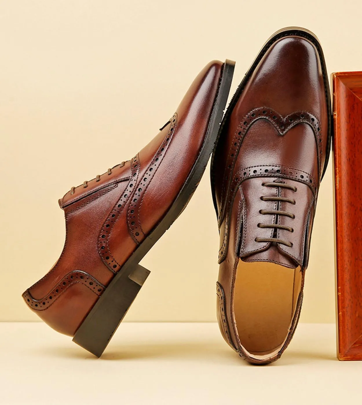 Scarpe brogue Scarpe da uomo Pu Tinta unita Moda Business Casual Quotidiano Classico Cuciture intagliate Scarpe eleganti stringa