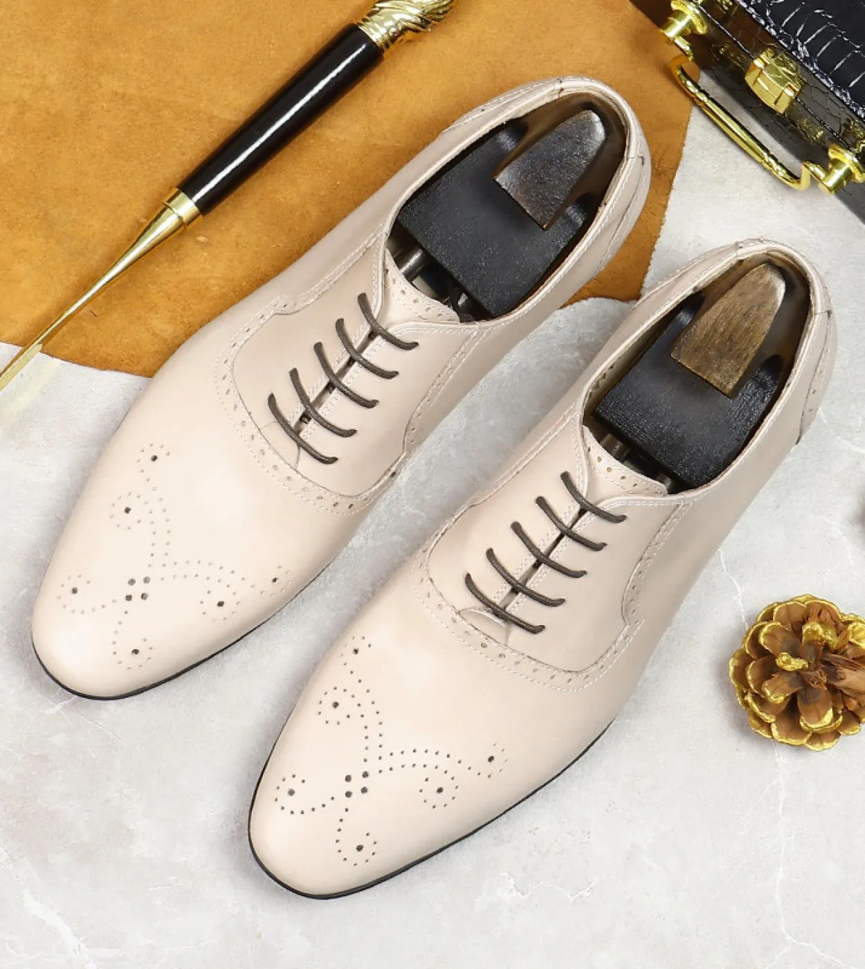 Scarpe da sposa in pelle Scarpe brogue in pelle Calzature in pelle Scarpe eleganti da uomo 2023