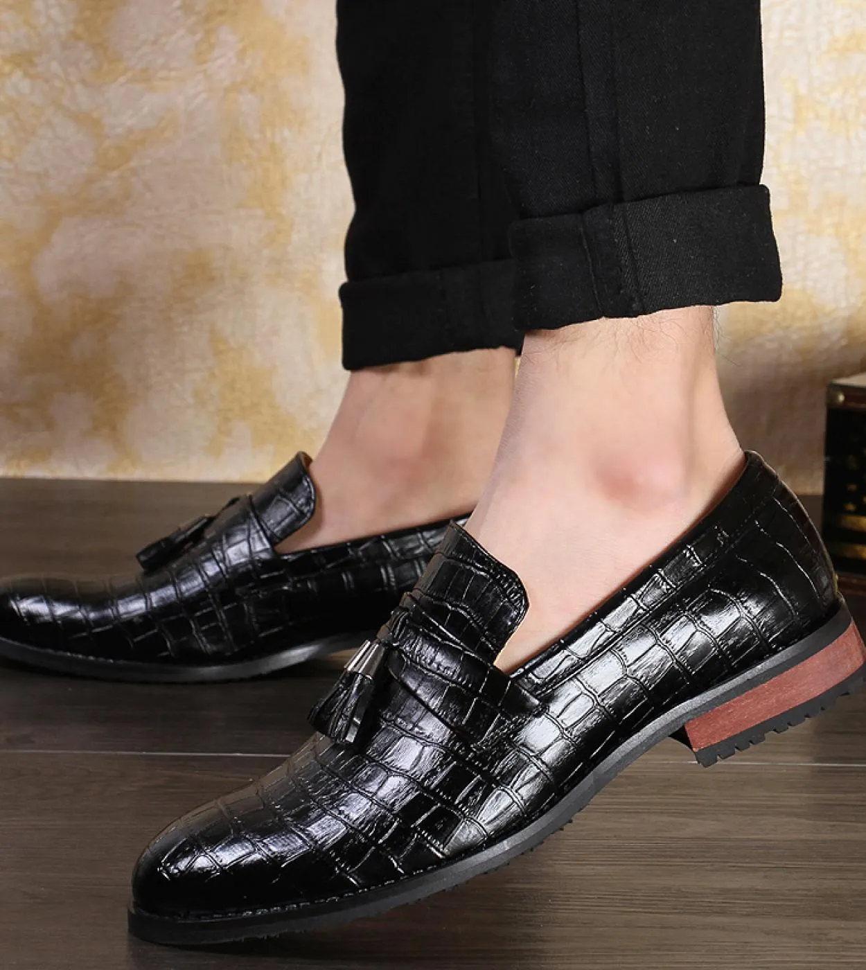 Scarpe da uomo Moda Scarpe in vera pelle traspiranti Casual Mocassini con fondo spesso traspirante Mocassini con nappe Festa di