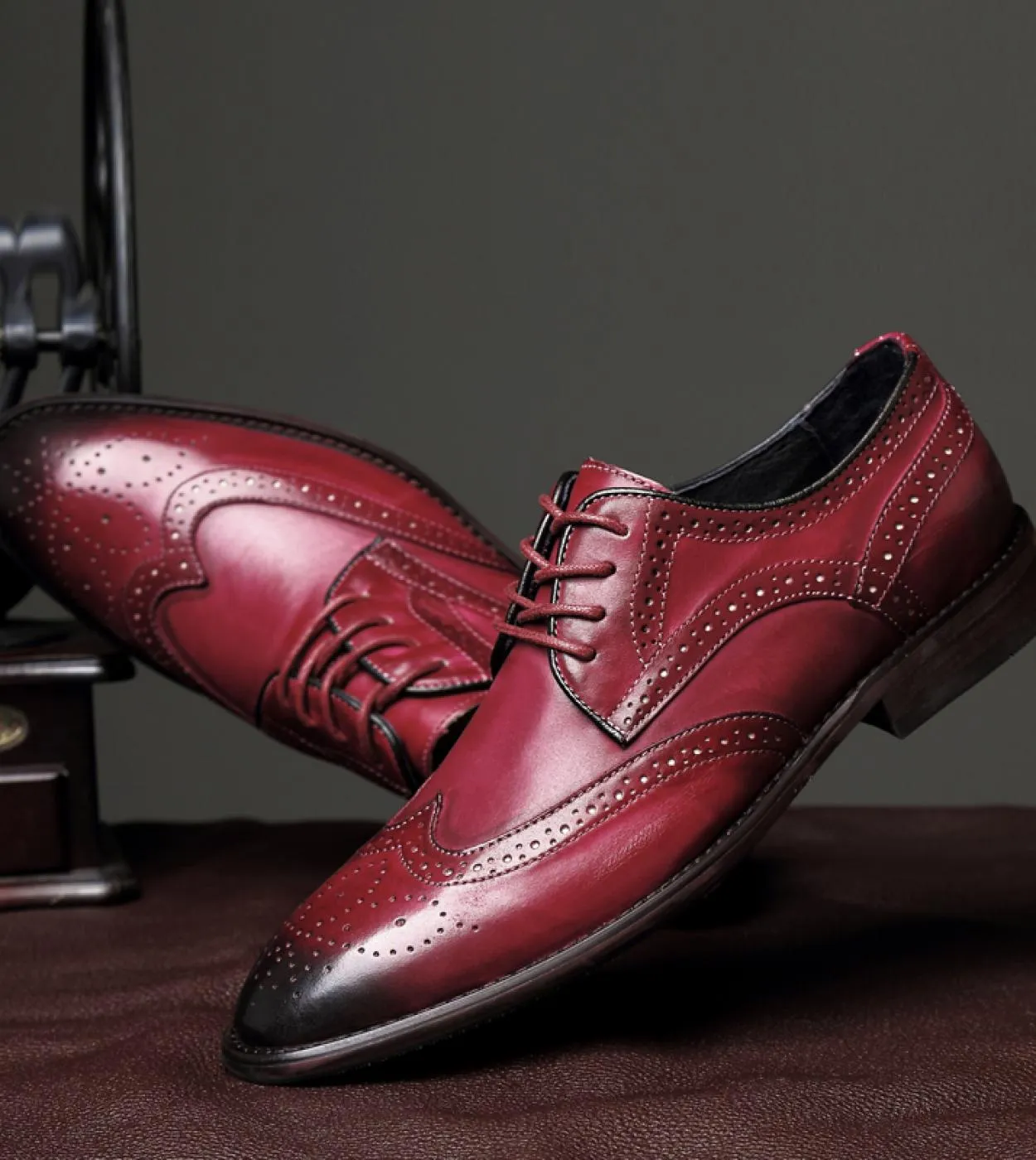 Scarpe da uomo Scarpe derby di lusso casual Scarpe brogue da lavoro in vera pelle Scarpe a punta Eleganti scarpe formali Alta qu