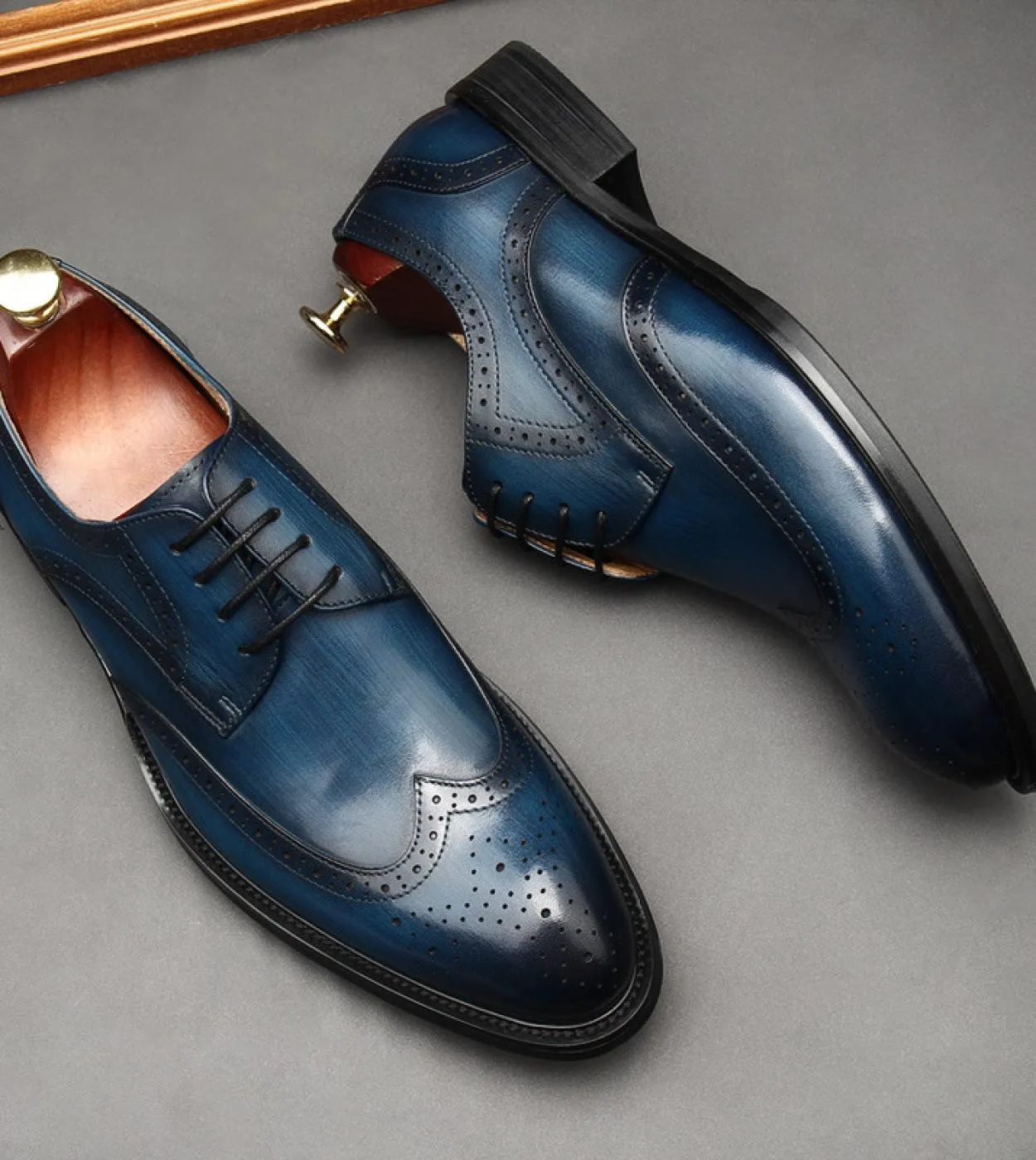 Scarpe eleganti da uomo piatte italiane Scarpe eleganti da uomo in vera pelle di lusso 2023 Scarpe brogue nere classiche estive