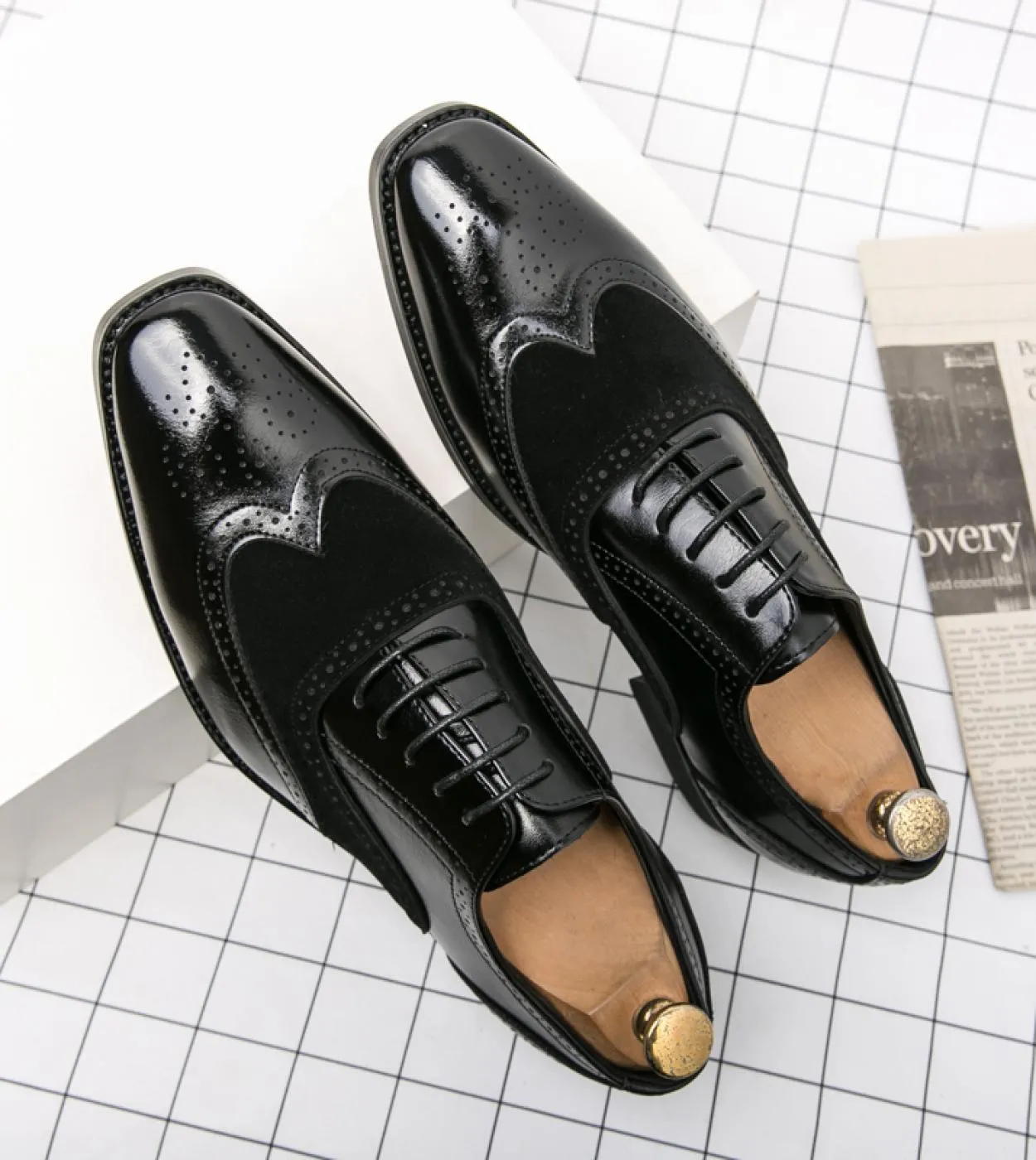 Scarpe formali italiane di lusso Scarpe da uomo in pelle Oxford Brogue Fashion Wingtip nere Scarpe eleganti da ufficio da matrim