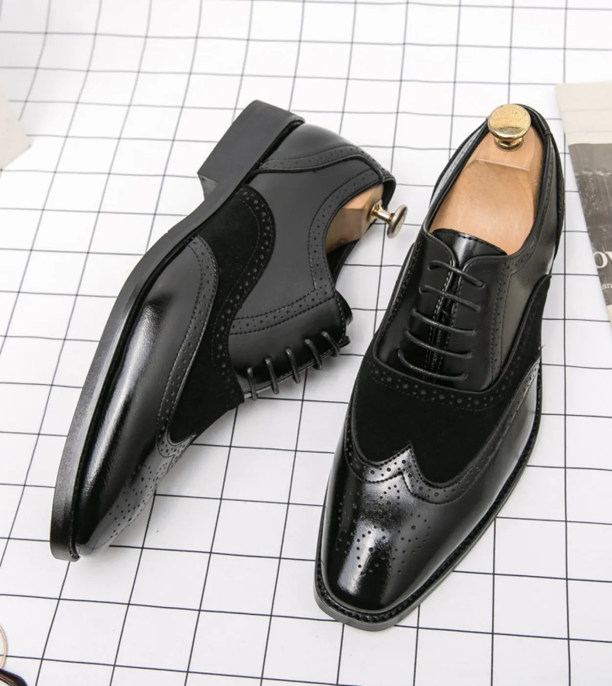 Scarpe formali italiane di lusso Scarpe da uomo in pelle Oxford Brogue Fashion Wingtip nere Scarpe eleganti da ufficio da matrim