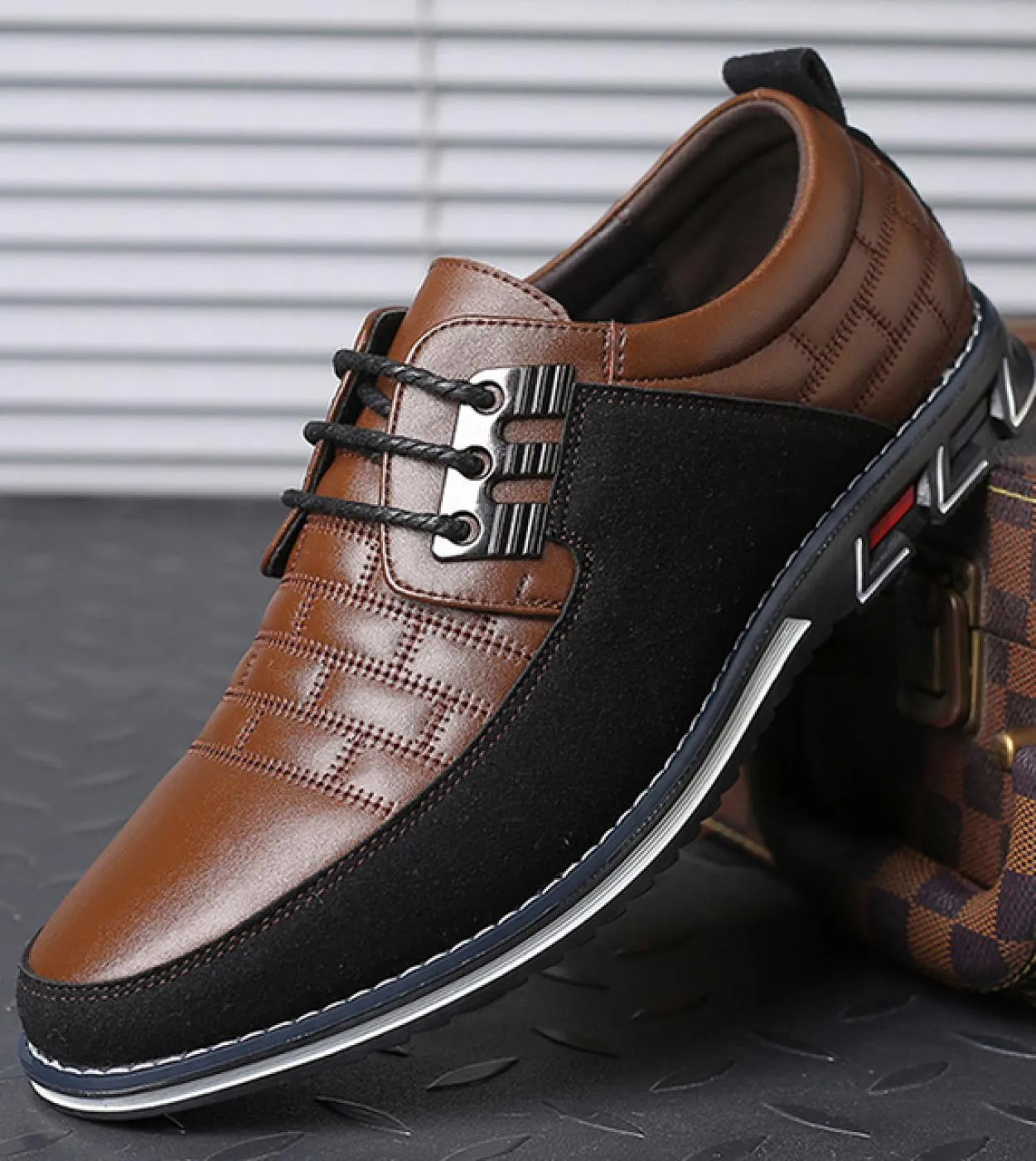 Scarpe in pelle più nuove Scarpe casual da uomo Mocassini Mocassini Hombre Scarpe da ginnastica antiscivolo traspiranti Scarpe d