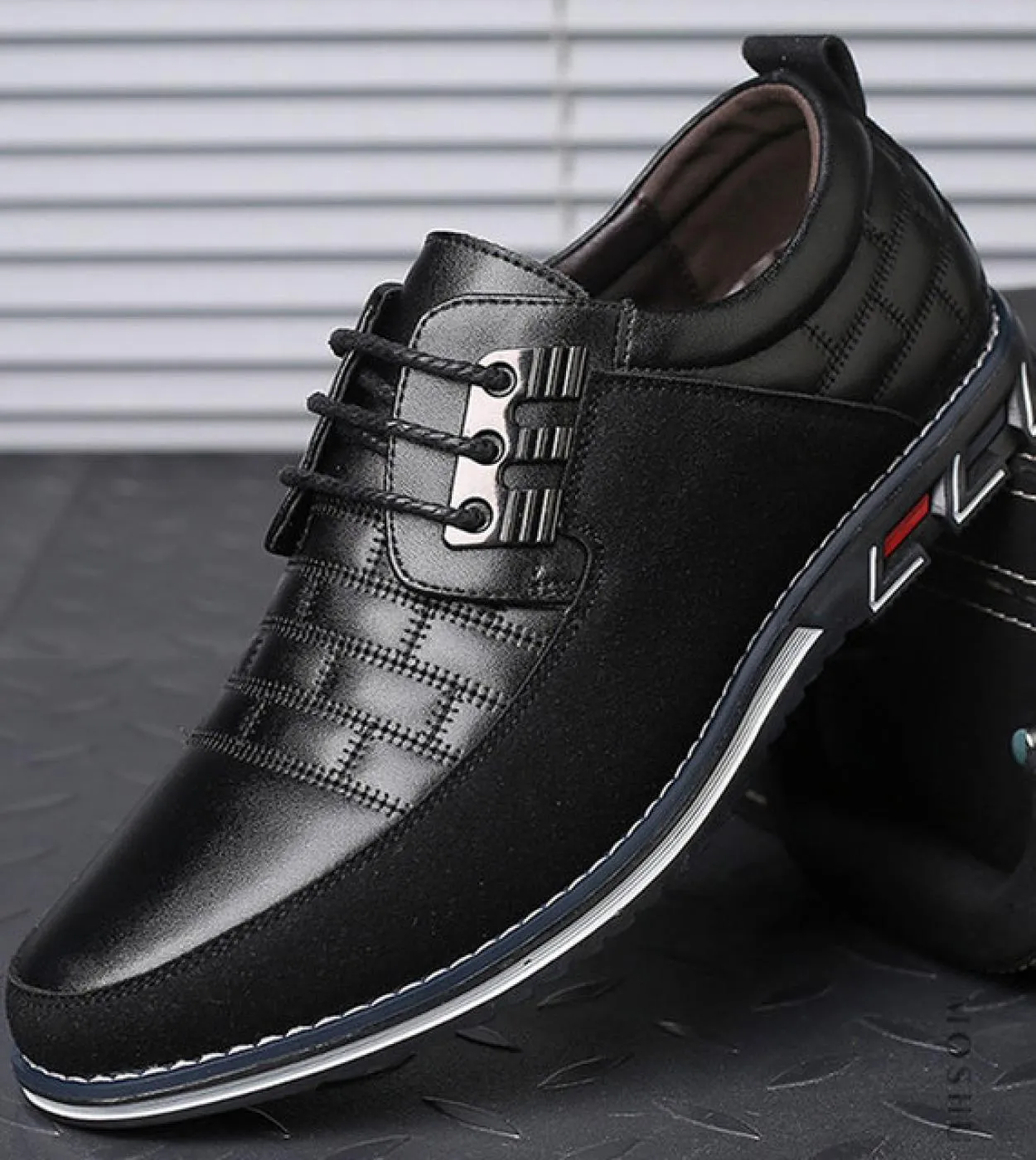 Scarpe in pelle più nuove Scarpe casual da uomo Mocassini Mocassini Hombre Scarpe da ginnastica antiscivolo traspiranti Scarpe d
