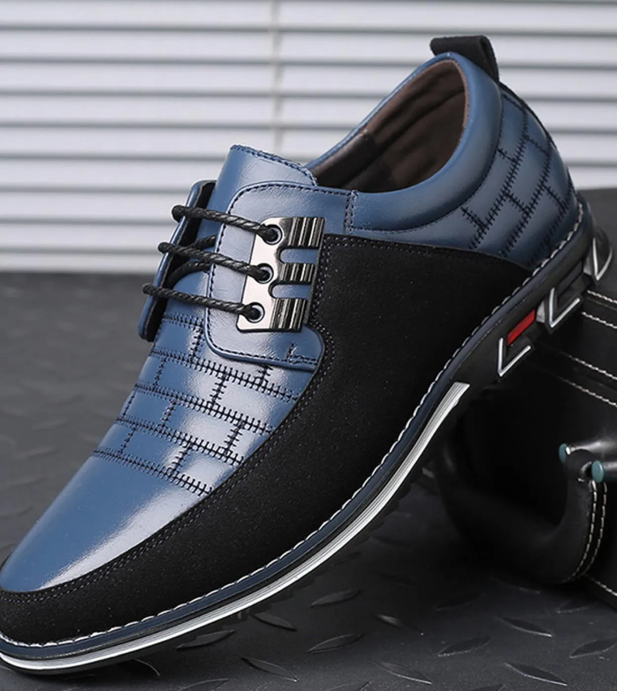 Scarpe in pelle più nuove Scarpe casual da uomo Mocassini Mocassini Hombre Scarpe da ginnastica antiscivolo traspiranti Scarpe d
