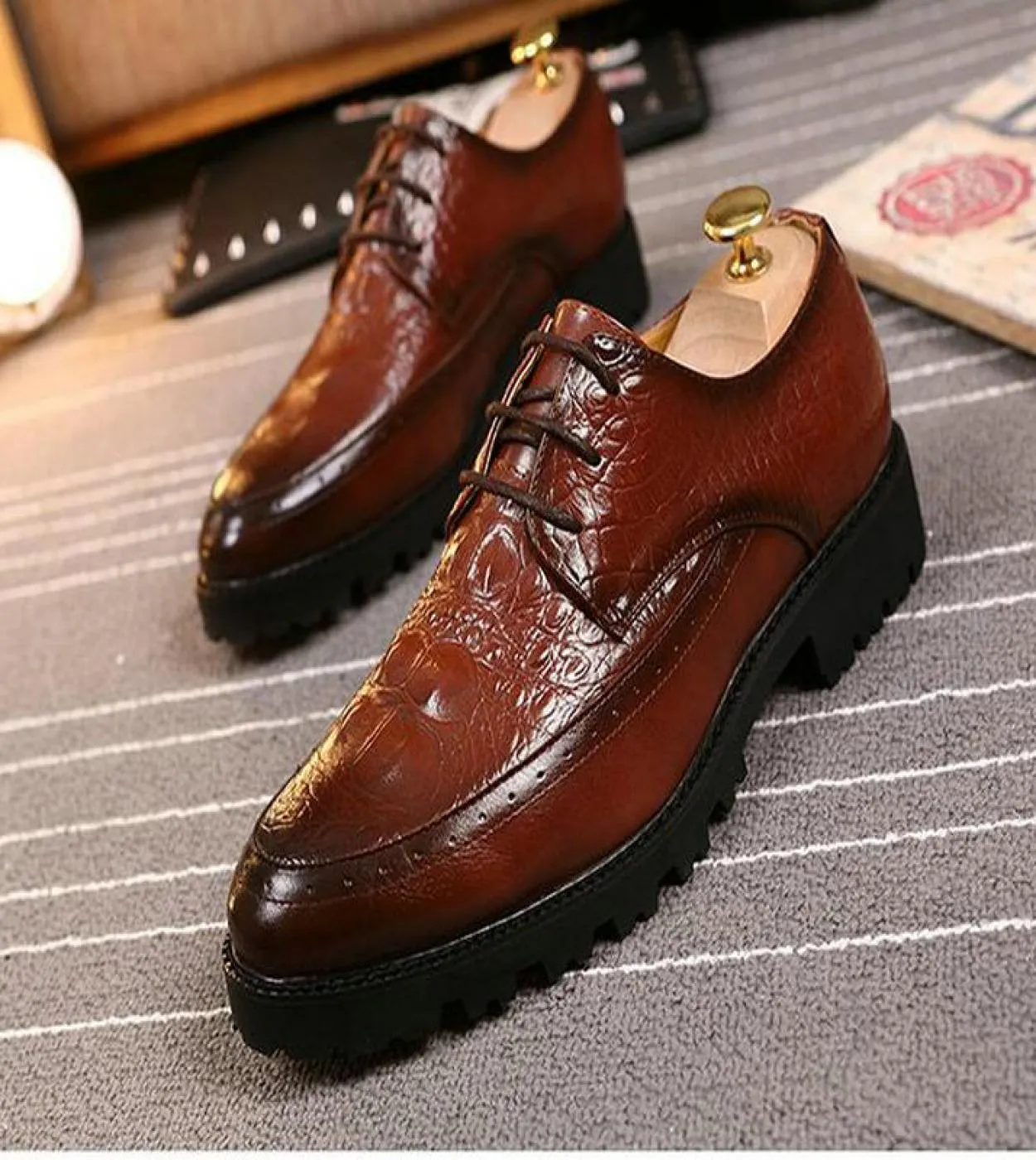 Scarpe oxford da uomo di marca di lusso Scarpe da uomo brogue da festa di nozze Scarpe eleganti da uomo Scarpe da lavoro formali