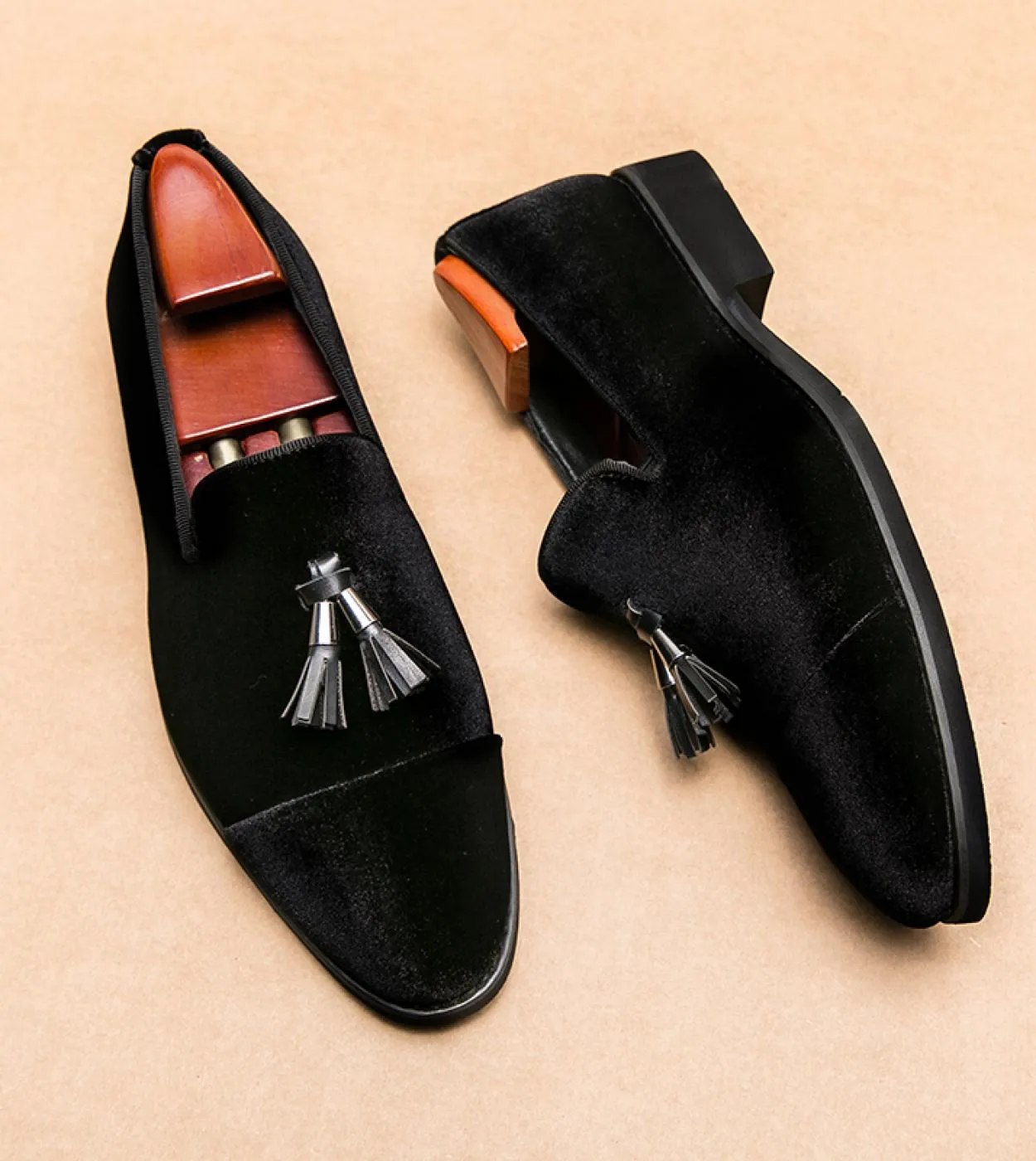 Scarpe piatte in pelle scamosciata primaverili e autunnali Mocassini da uomo Mocassini in morbida pelle con nappe Scarpe da guid