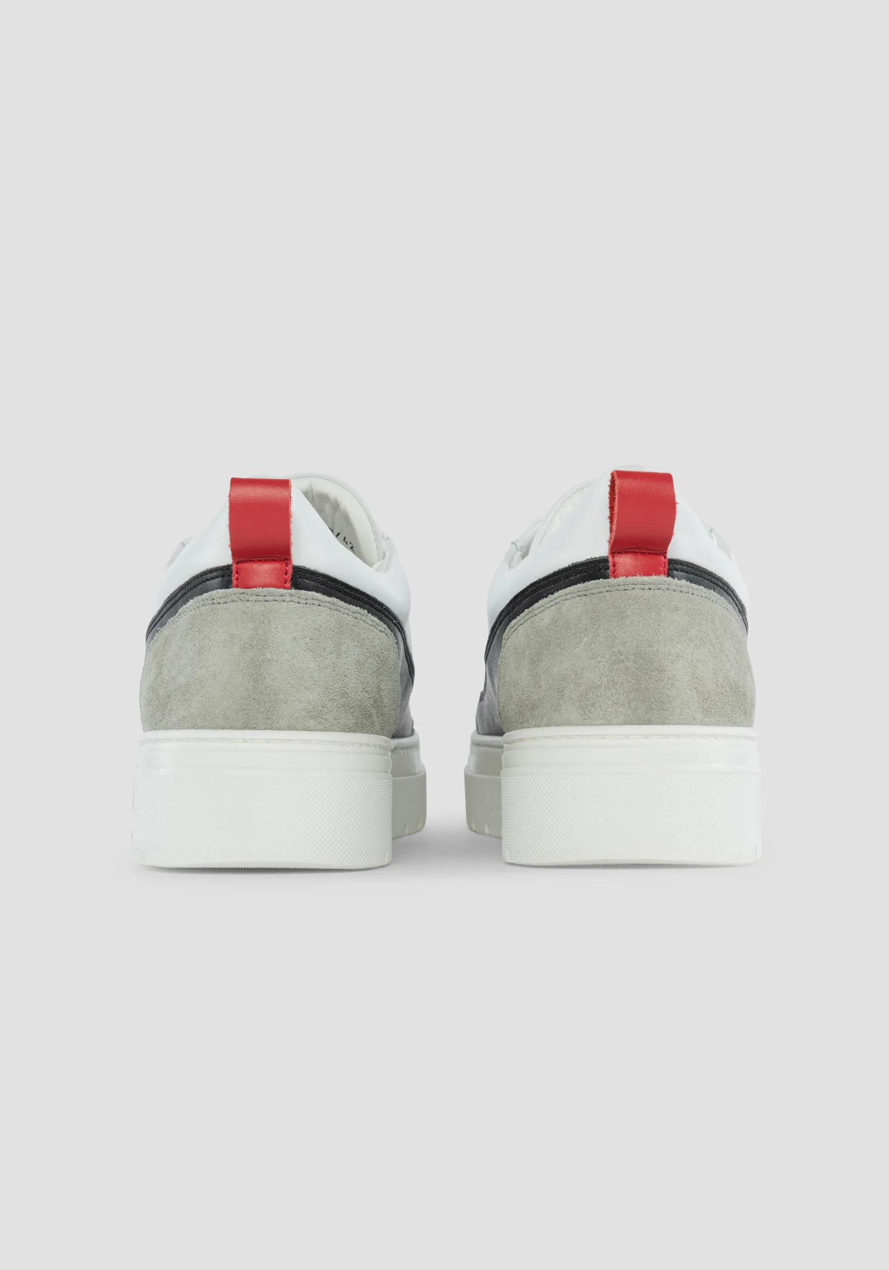 SNEAKER BASSA “FLINT” IN PELLE NAPPA E DETTAGLI IN CAMOSCIO