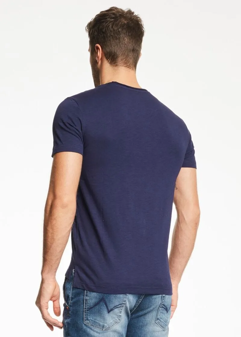 T-shirt con scollo a V