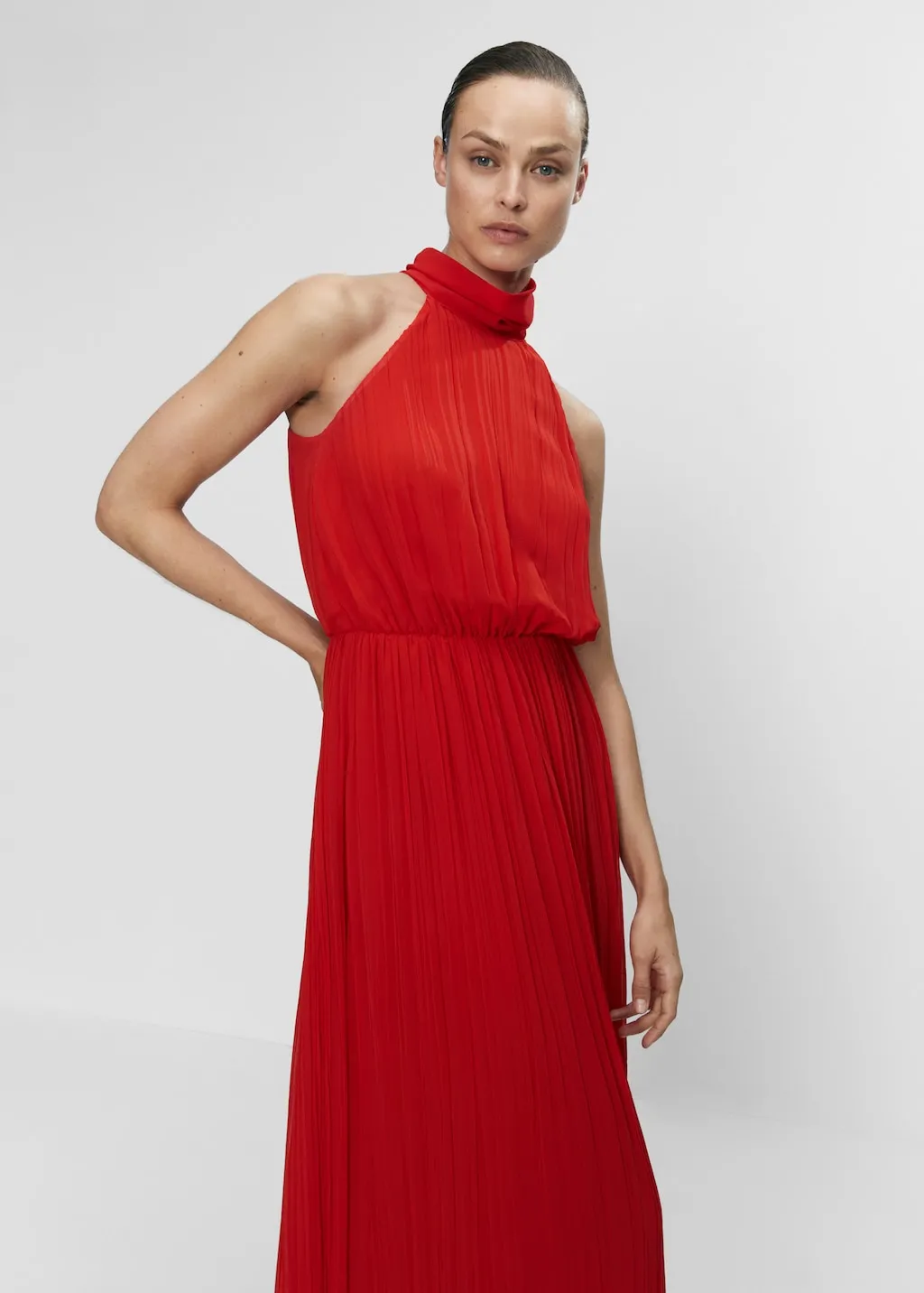 Vestito plissettato collo halter