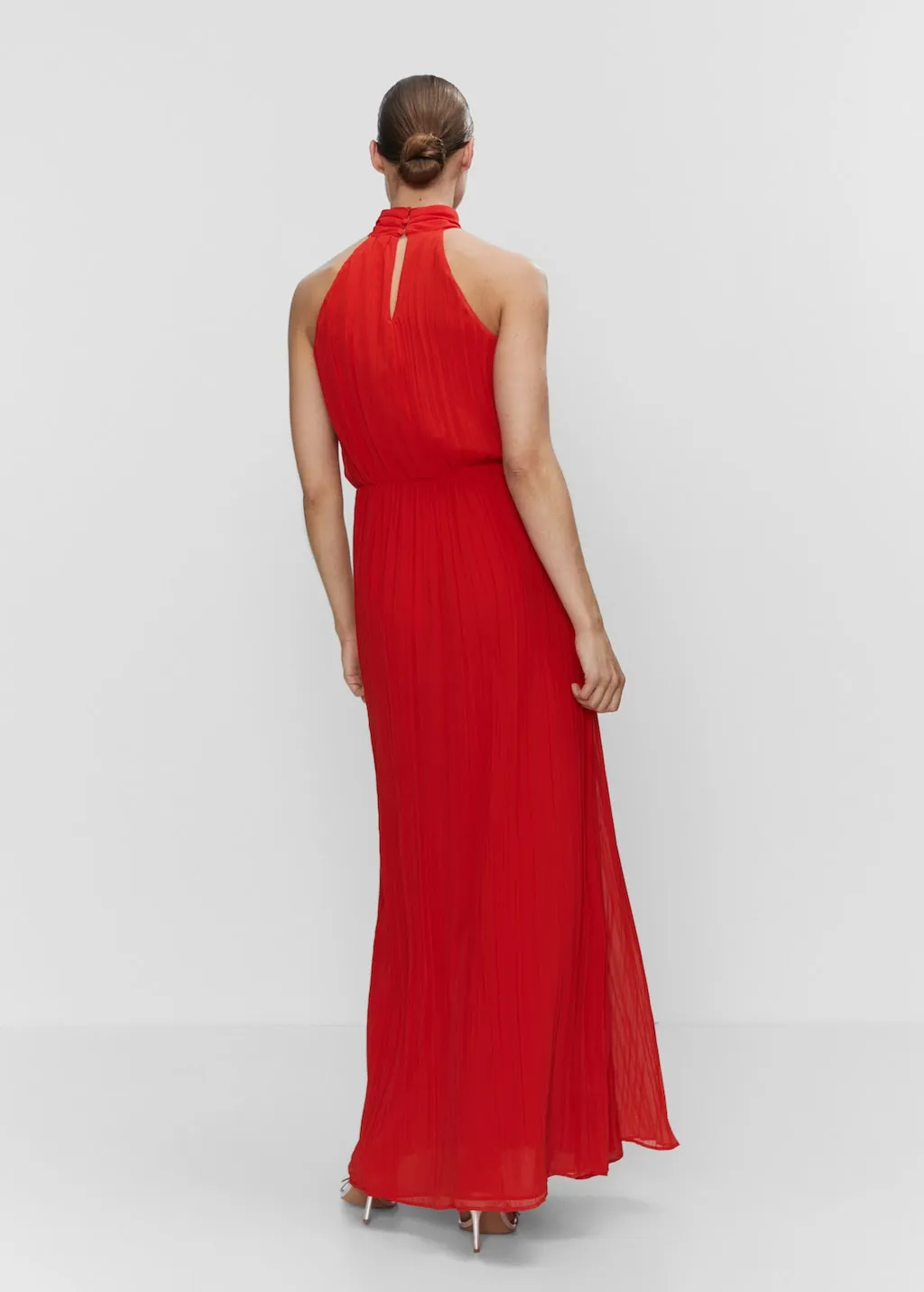 Vestito plissettato collo halter