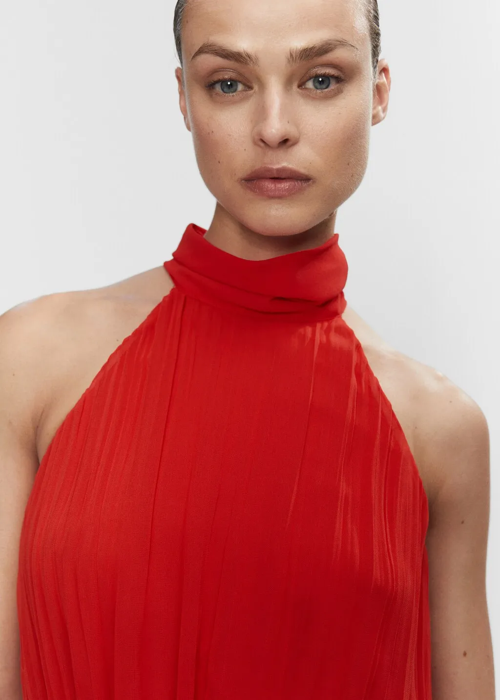 Vestito plissettato collo halter