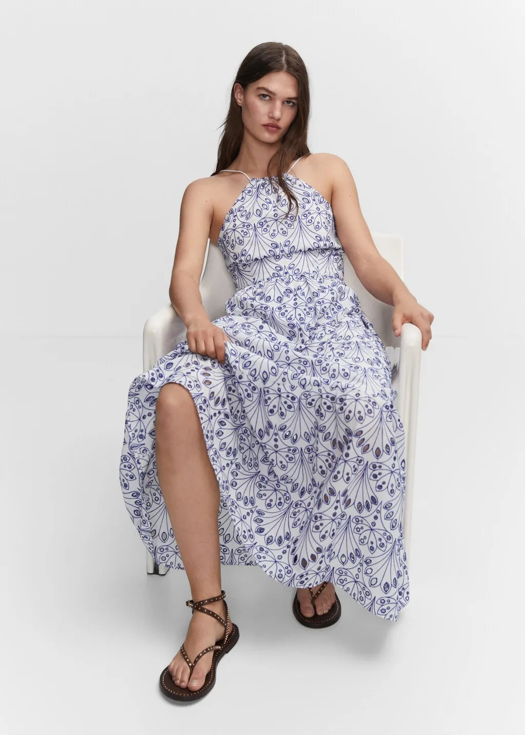 Vestito ricamo collo halter